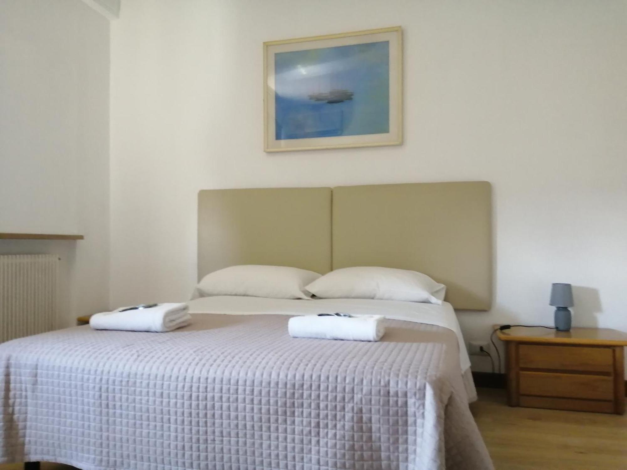 Bellaria Acomodação com café da manhã Voghera Quarto foto